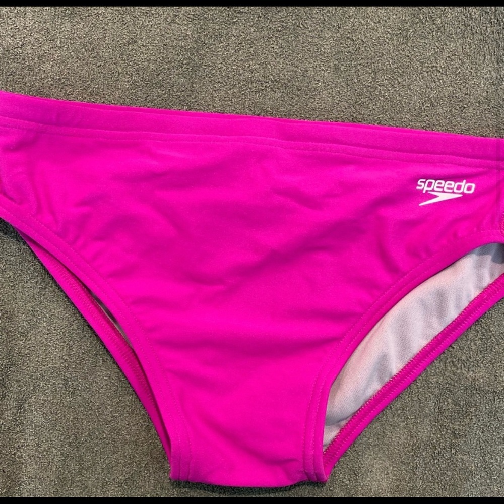 4/$100. Speedo Men’s Brief Swimsuit. Size 32.
